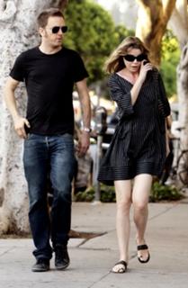 Ellen Pompeo feet photo thumbnail