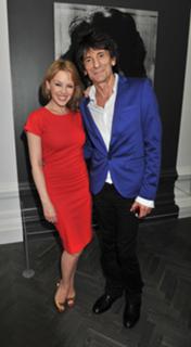 Kylie Minogue feet photo thumbnail