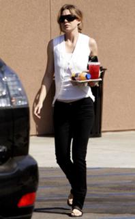Ellen Pompeo feet photo thumbnail