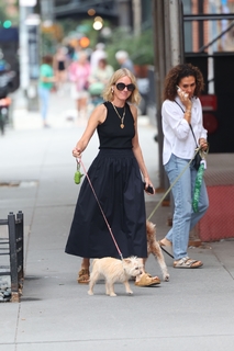 Naomi Watts feet photo thumbnail
