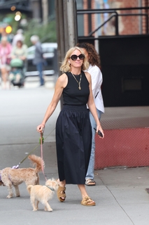 Naomi Watts feet photo thumbnail