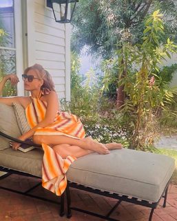 Eva Mendes feet photo thumbnail