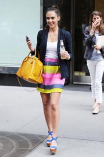 Jessica Alba feet photo thumbnail