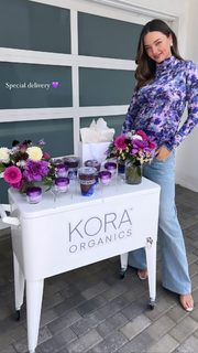 Miranda Kerr feet photo thumbnail