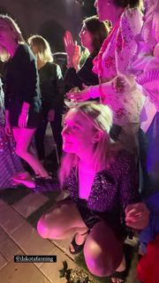 Dakota Fanning feet photo thumbnail