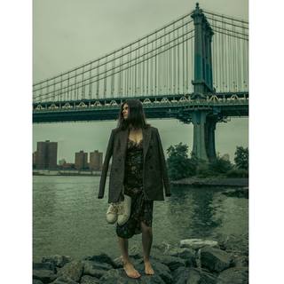 Alexandra Daddario feet photo thumbnail