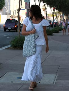 Minnie Driver feet photo thumbnail