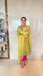 Hansika Motwani feet photo thumbnail