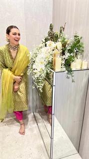 Hansika Motwani feet photo thumbnail