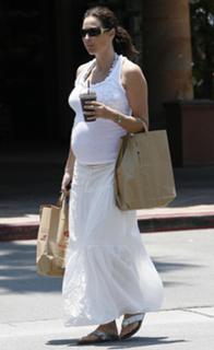 Minnie Driver feet photo thumbnail