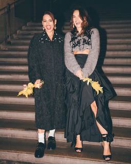 Lily James feet photo thumbnail