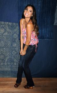 Shay Mitchell feet photo thumbnail