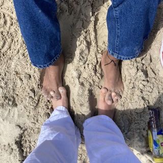 Madeline Argy feet photo 1