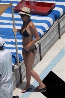 Katy Perry feet photo thumbnail
