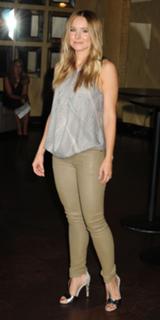 Kristen Bell feet photo thumbnail