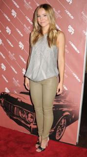 Kristen Bell feet photo thumbnail