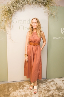 Kim Raver feet photo thumbnail