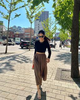 Anushka Sen feet photo thumbnail