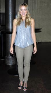 Kristen Bell feet photo thumbnail
