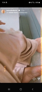 Kelsea Ballerini feet photo thumbnail