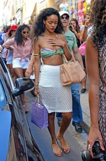 Rihanna feet photo thumbnail