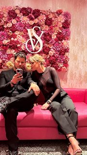 Federica Pellegrini feet photo thumbnail