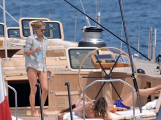Bar Refaeli feet photo thumbnail