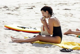 Penélope Cruz feet photo thumbnail