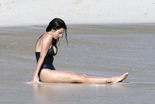 Penélope Cruz feet photo thumbnail