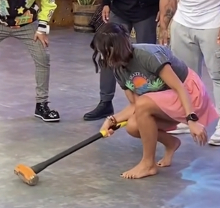 Tania Rincón feet photo thumbnail