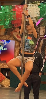 Tania Rincón feet photo thumbnail