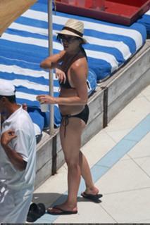 Katy Perry feet photo thumbnail