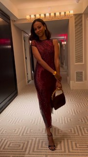 Zoe Saldana feet photo thumbnail
