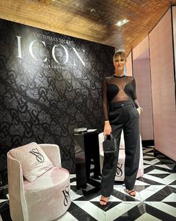 Federica Pellegrini feet photo thumbnail