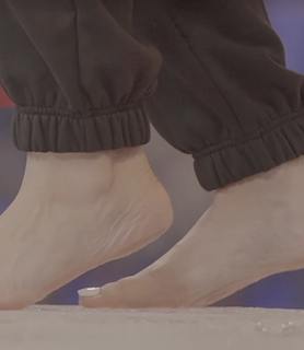 Parineeti Chopra feet photo thumbnail