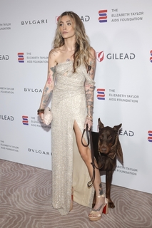 Paris Jackson feet photo thumbnail