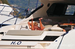 Pinar Altug feet photo thumbnail