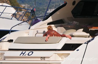 Pinar Altug feet photo thumbnail