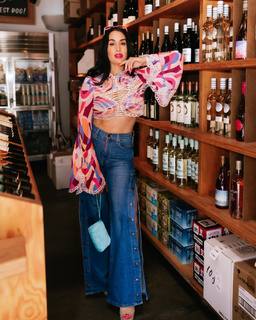 Nikki Garcia feet photo thumbnail