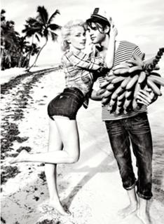 Amber Heard feet photo thumbnail