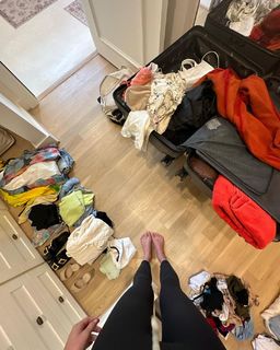 Kelsea Ballerini feet photo thumbnail