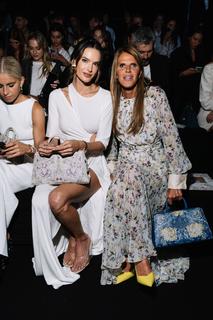 Alessandra Ambrosio feet photo thumbnail