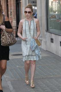 Kylie Minogue feet photo thumbnail