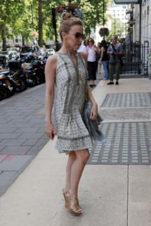 Kylie Minogue feet photo thumbnail