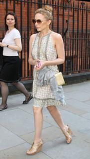 Kylie Minogue feet photo thumbnail
