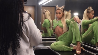 Jilly Anais feet photo thumbnail