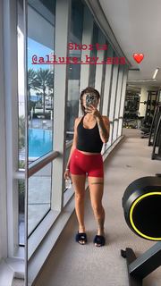 Victoria Waldrip feet photo thumbnail