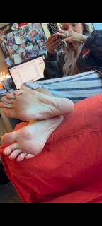 Kyle Unfug feet photo thumbnail