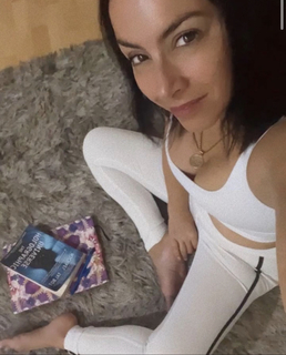Claudia Lizaldi feet photo thumbnail