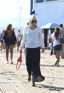 Anna Faris feet photo thumbnail